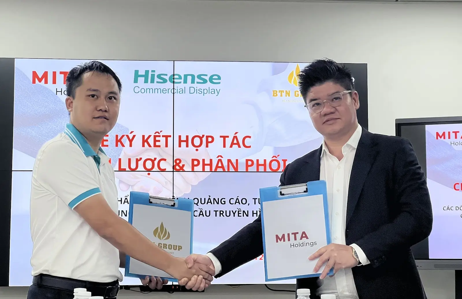 LỄ KÝ KẾT HỢP TÁC HISENSE COMMERCIAL DISPLAY VIỆT NAM VÀ MITA HOLDINGS