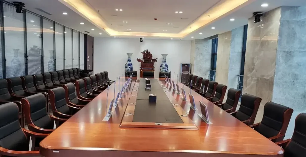 Dự án phòng họp không giấy với màn hình nâng hạ cao cấp tại Hưng Quốc Quảng Tây