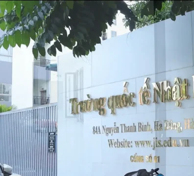 lắp đặt màn hình tương tác tại trường quốc tế nhật bản