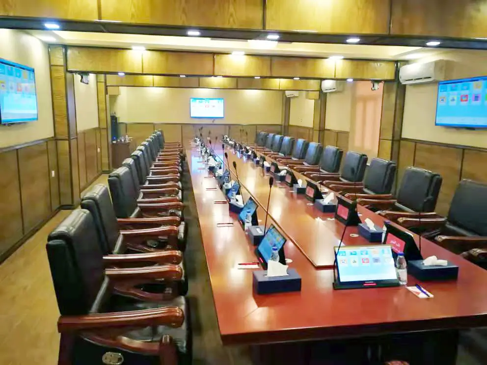 màn hình tương tác đại biểu kèm bảng tên GONSIN DCS-2071 tại phòng họp UBND – tổng quan thiết kế